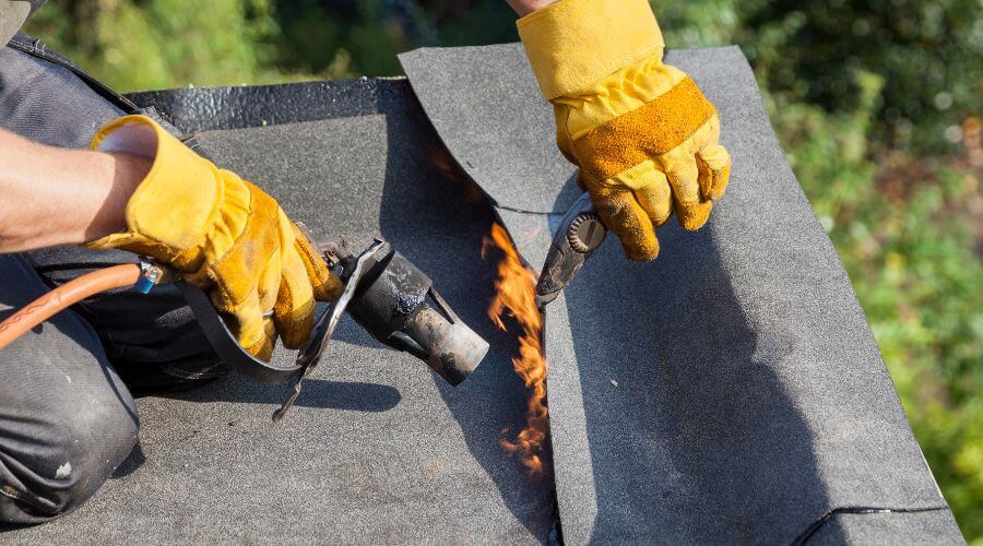Expert Emergency Roof Repairs services in Uniontown, KS